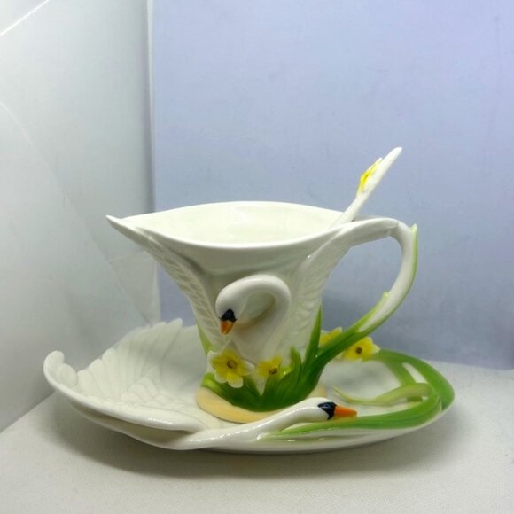 Rare! Hand Made & Painted Fine Bone Porcelain Swan 3D Teacup Saucer Spoon